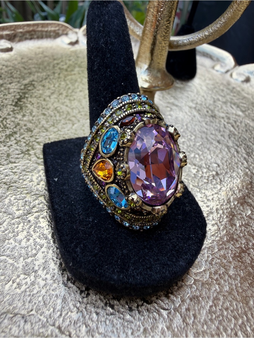Heidi Daus "Shirli Stunning" Crystal Statement Cocktail Ring. *Size 9.5 - Picture 4 of 8